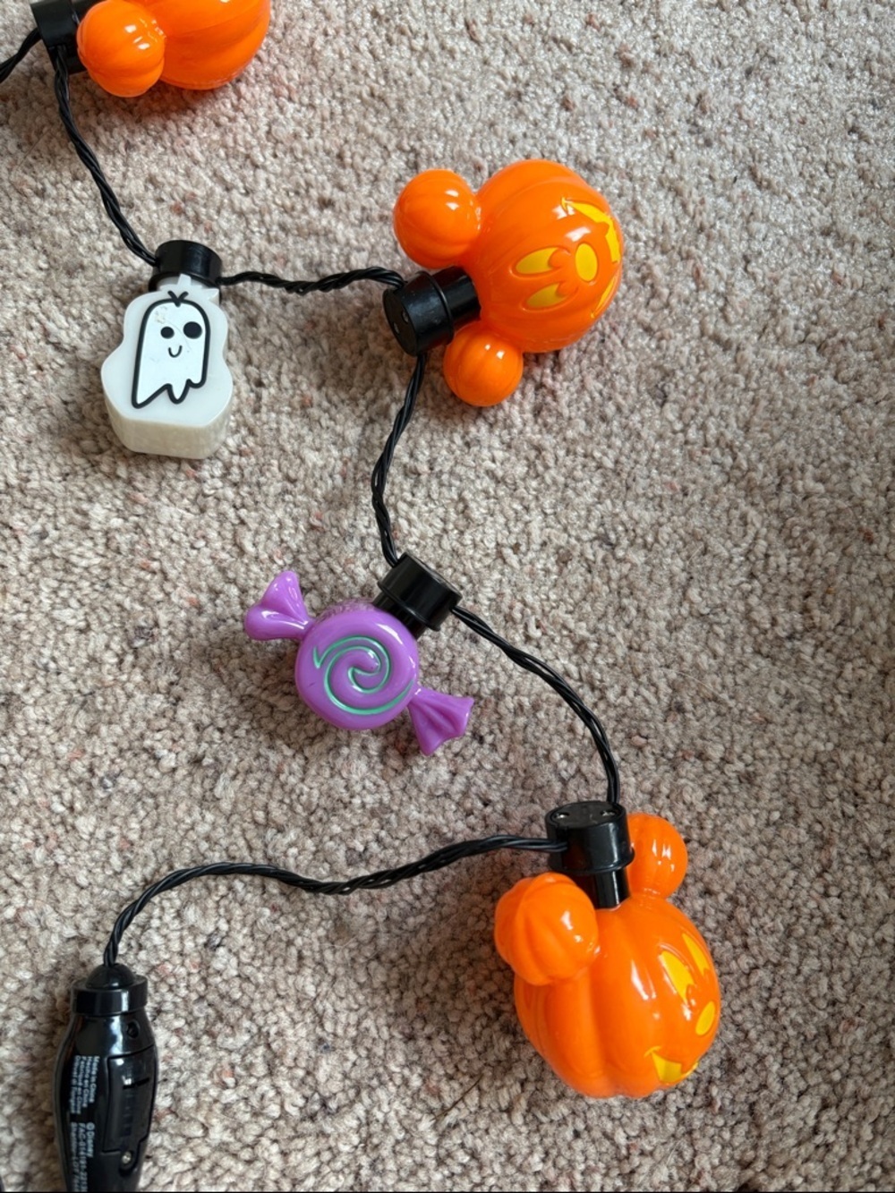 🎃 Disney Parks Halloween Light-Up Necklace - Mickey Pumpkins & Candy lightweight - Picture 4 of 5